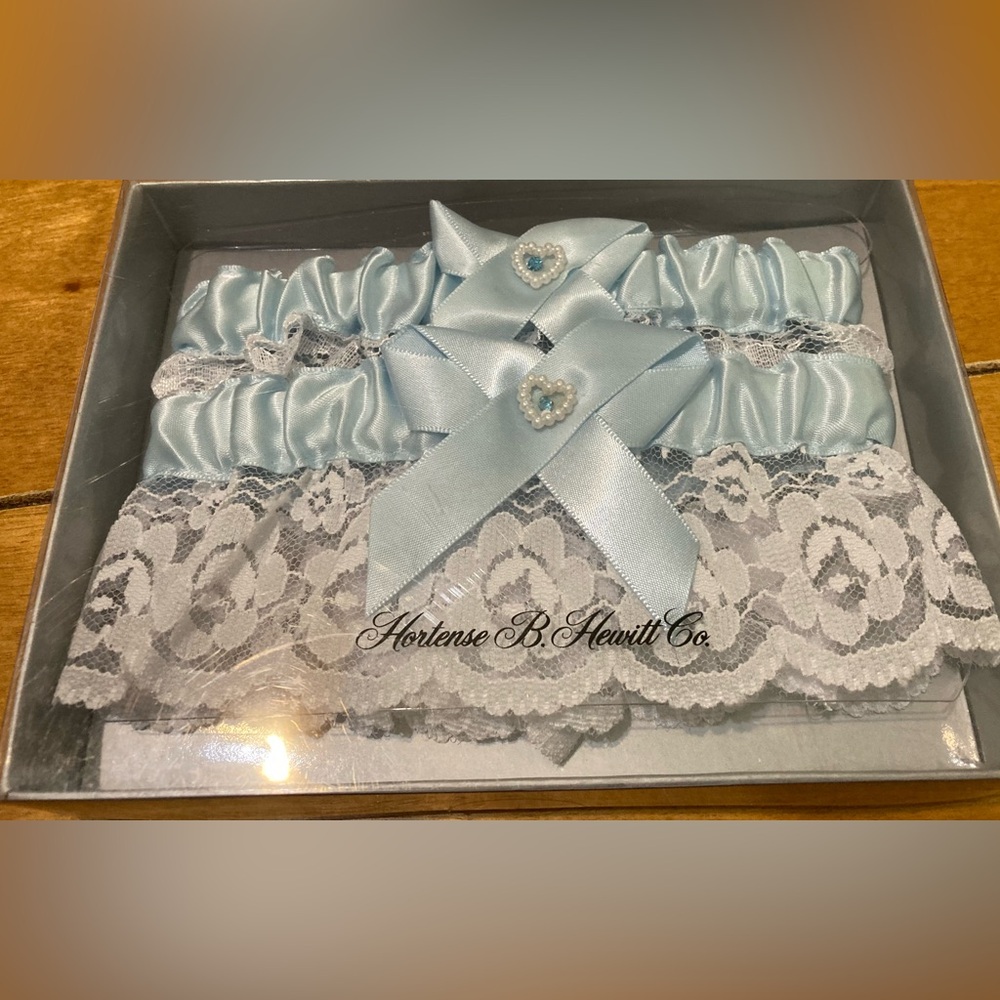 NWT Hortense B. Hewitt Co. Blue and White Lace Garter Set